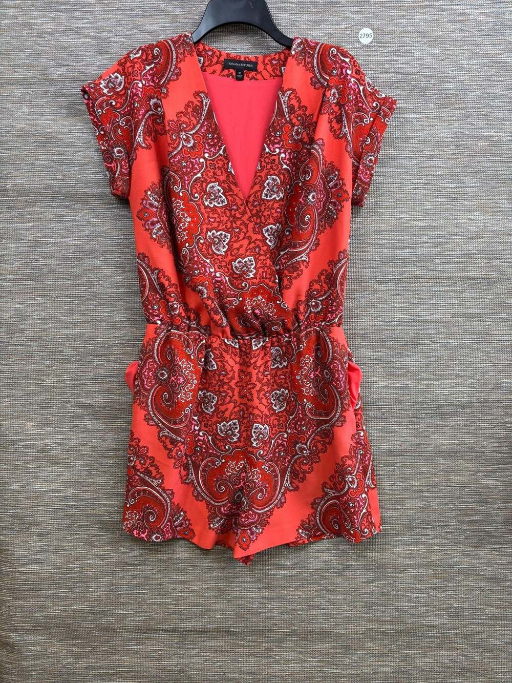Banana Republic Paisley Romper Womens 10 Red Short Sleeve Elastic Waist V Neck